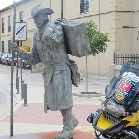 بيت ريفي لا بوسادا دي توريبيا 3*