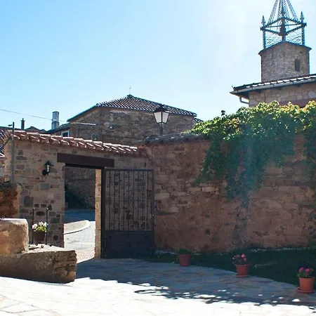 لا بوسادا دي توريبيا Val De San Lorenzo