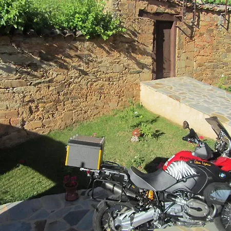 بيت ريفي لا بوسادا دي توريبيا Val De San Lorenzo