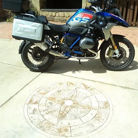 لا بوسادا دي توريبيا 3* Val De San Lorenzo